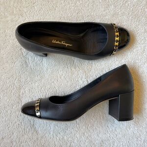 Salvatore Ferragamo Avella shoes cap toe chain link pumps heels black size 9